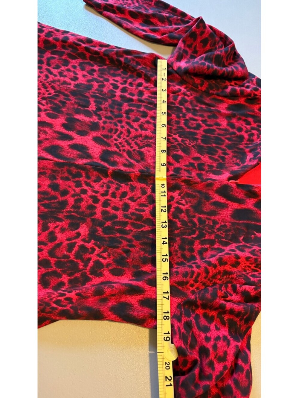 Red and Black Chico's Leopard Print Long Sleeve Pullover Top Size 2 - Picture 6 of 7